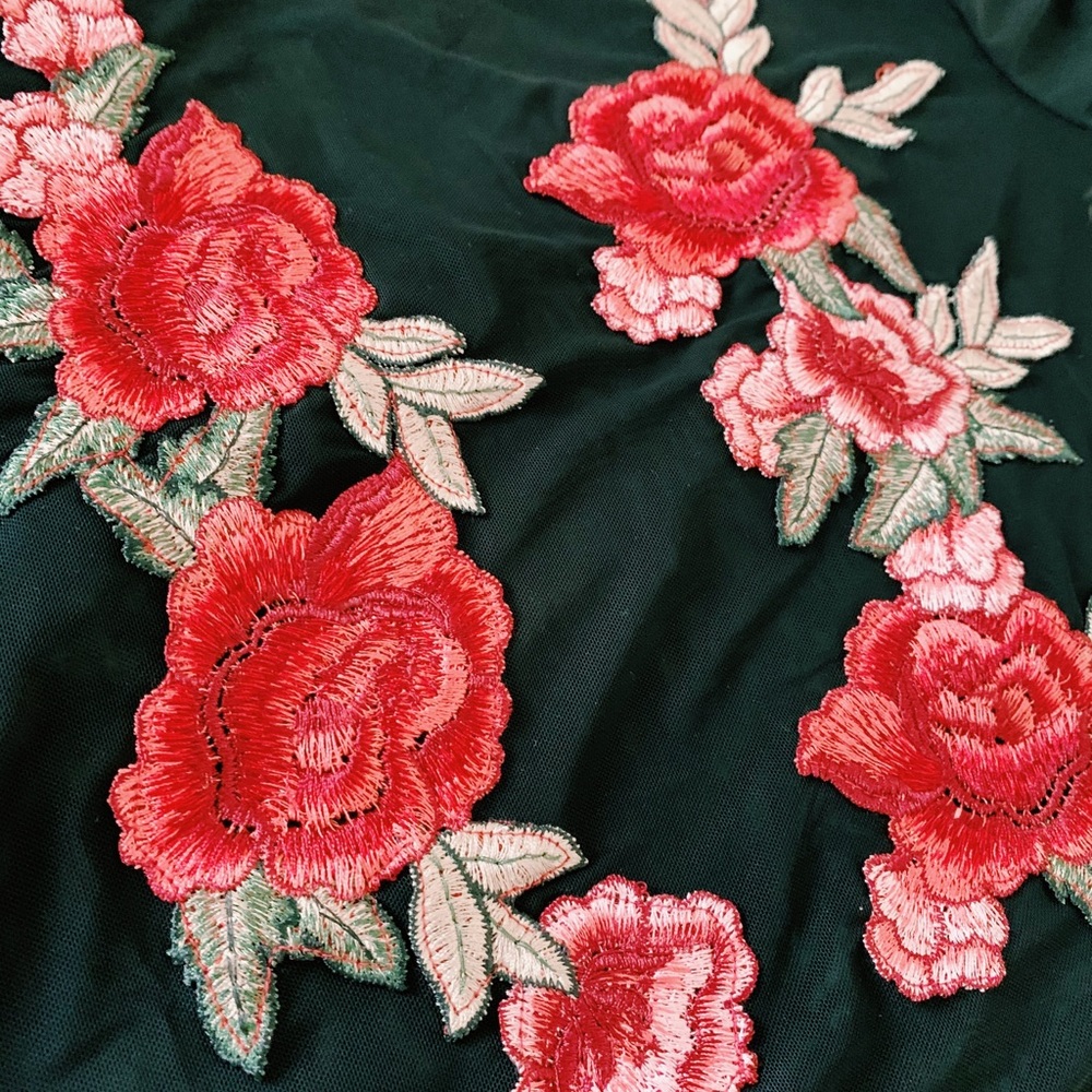 Mesh Rose Top - Picture 3 of 3